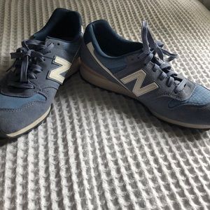 women’s new balance shoes (worn once)